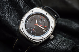 STREAMLINER, BLACK DIAL